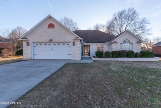55 Chamberlain Dr, Humboldt, TN 38343