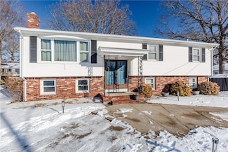 29 Jacksonia Dr, North Providence, RI 02911