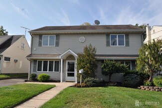 33 Grand Ave, Iselin, NJ 08830