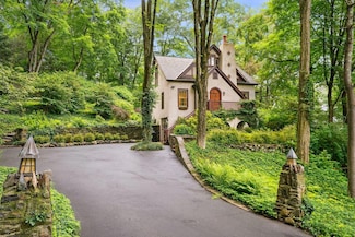 9 Campfire Rd, Chappaqua, NY 10514