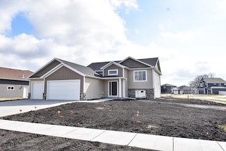 4205 Bristlecone Loop S, Fargo, ND 58104