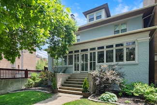 1419 W Birchwood Ave, Chicago, IL 60626
