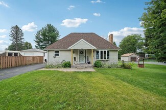 411 E Holum St, de Forest, WI 53532