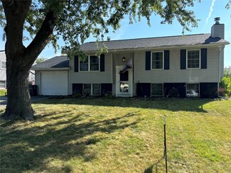 6508 Boxwood Ln NE, Cedar Rapids, IA 52402