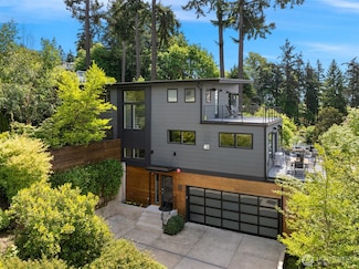 6829 SE 32nd St, Mercer Island, WA 98040