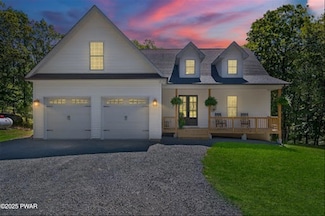 96 Castle Ct, Milford, PA 18337