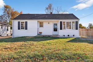 10592 Clarendon Ave, Saint Louis, MO 63114