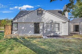 5545 NW Meadowvale Dr, Kansas City, MO 64151