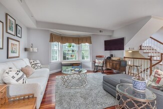 218 South St Unit 18, Waltham, MA 02453