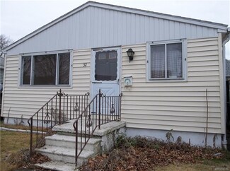 32 Avondale Place, Buffalo, NY 14210