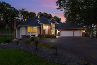 11280 Bluestem Ln, Eden Prairie, MN 55347