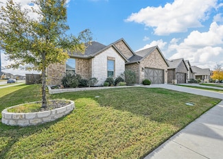 6100 Brunswick Dr, Aubrey, TX 76227