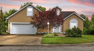 172 Falcon Crest Ct, Hazard, KY 41701