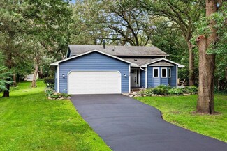 9481 Dunlap Ave, Circle Pines, MN 55014
