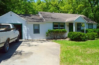 2900 Puckett Rd, Kansas City, KS 66103