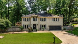 2 Riverland Dr, Maumelle, AR 72113