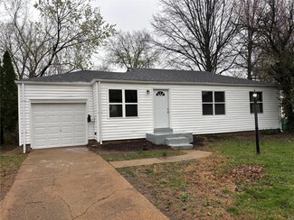10256 Ashbrook Dr, Saint Louis, MO 63137