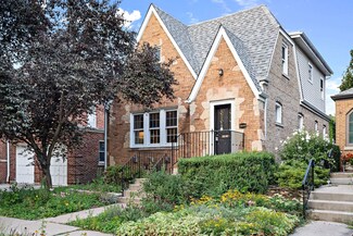 5849 N Central Park Ave, Chicago, IL 60659