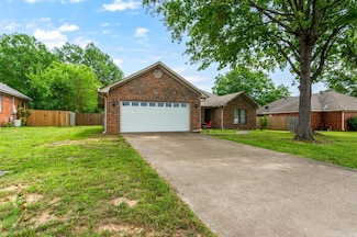 2130 Maplewood Dr, Conway, AR 72032