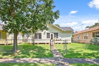 3222 Illinois St, Baytown, TX 77520