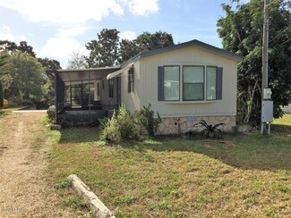 165 Randle Ave, Oak Hill, FL 32759