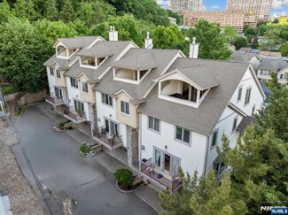 1464 River Rd Unit 1, Edgewater, NJ 07020