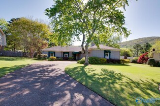 7702 Shadow Bend Dr SE, Huntsville, AL 35802