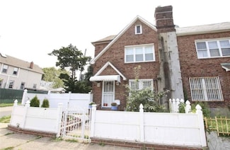 147-98 Grand Central Pkwy, Jamaica, NY 11435