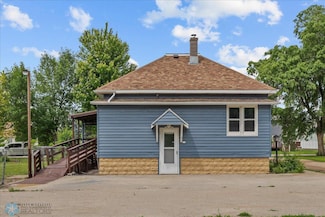205 1st St N, Fairmount, ND 58030