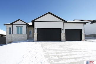 1022 N 105th St, Lincoln, NE 68527