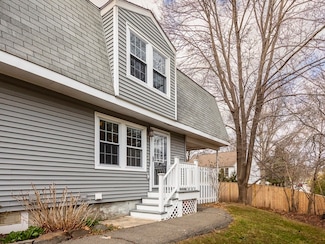 314 W Shore Dr Unit B, Marblehead, MA 01945