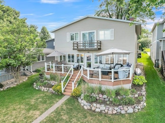 2818 Breezy Heights Dr, Milford, IA 51351