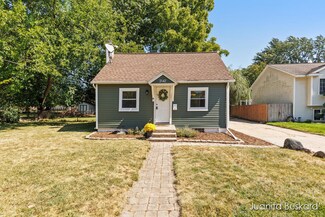 2142 de Hoop Ave SW, Wyoming, MI 49509