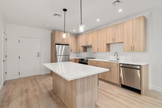 1151 Walnut St Unit 405, Newton Highlands, MA 02461