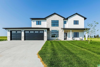 507 Mill Pond Rd, Rock Rapids, IA 51246