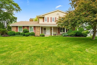 2365 Guinevere Dr, Brookfield, WI 53045
