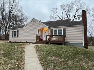 1328 NE Marvin Ct, Kansas City, MO 64118