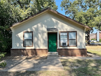 519 W Collins St, Denton, TX 76201