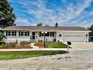 101 E 6th St, Sherrard, IL 61281