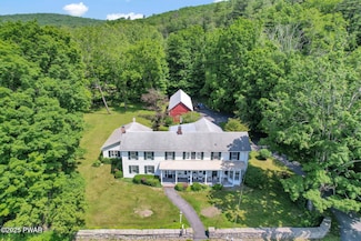 179 Mountain Ave, Matamoras, PA 18336