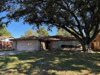 204 Town Dr N, Terrell, TX 75160