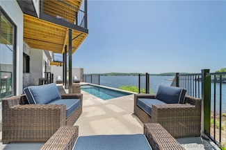 94 Palisades Yacht Club Dr, Lake Ozark, MO 65049