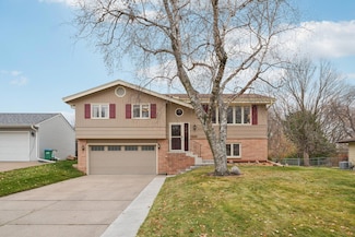 2956 Aquila Ave N, Minneapolis, MN 55427