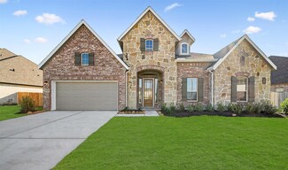 15310 Lake Front Dr, Mont Belvieu, TX 77523