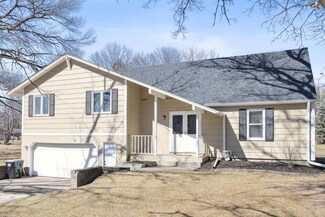 2825 County Road H, Saint Paul, MN 55112