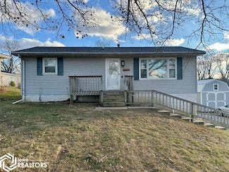 216 Woodlawn Ave, Chariton, IA 50049