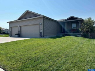 7393 Yankee Woods Dr, Lincoln, NE 68516