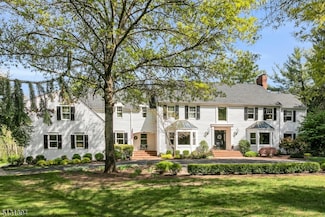 81 Butternut Ln, Basking Ridge, NJ 07920