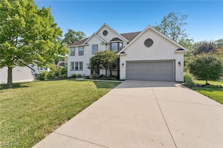 9687 E Northwood Dr, Olmsted Falls, OH 44138