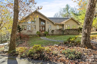 231 Greenleaf Dr, Flat Rock, NC 28731
